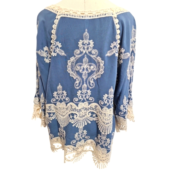 Leo & Nicole Boho Blue Ivory Embroidered Lace Peasant Tunic Blouse Rayon Sz PL - Picture 3 of 5